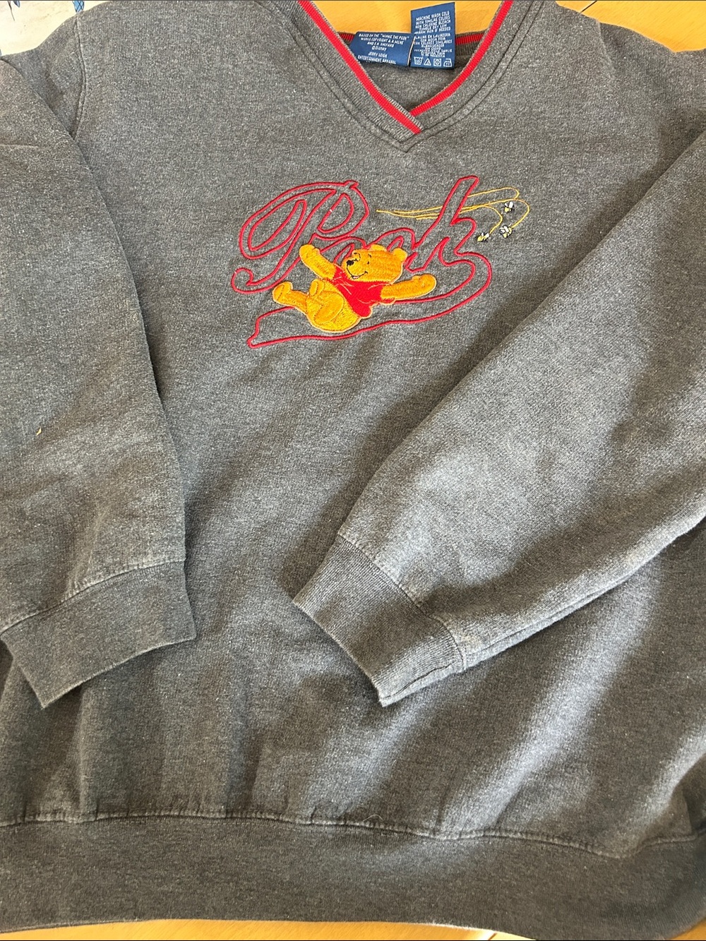 Vintage Winnie the Pooh Embroidered Gray V‑Neck Men's Sweatshirt